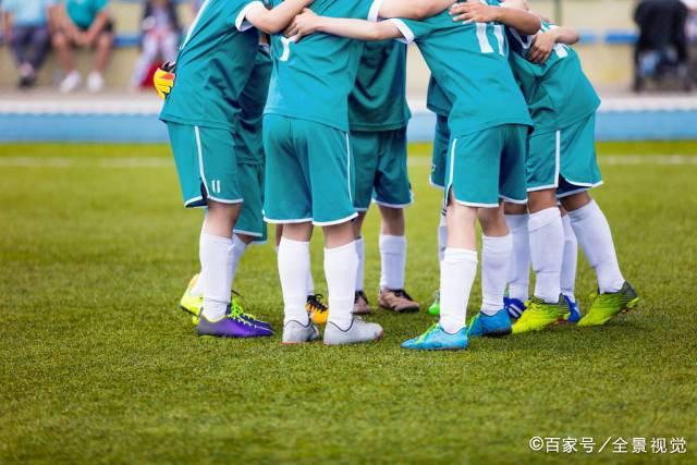 格瓦迪奥尔成为马雷斯卡战术核心，训练中频繁交流